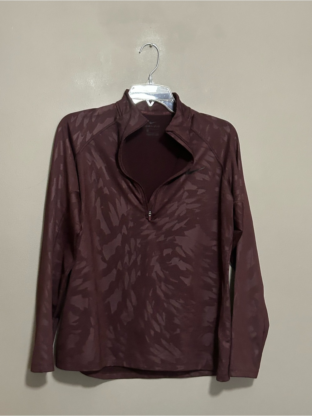Nike Dri-Fit Women’s Quarter Zip Pullover Purple Camo Athletic Large